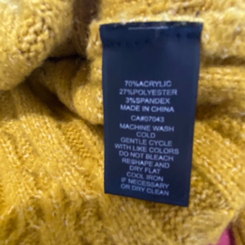 Sweater - Picture 4 of 5